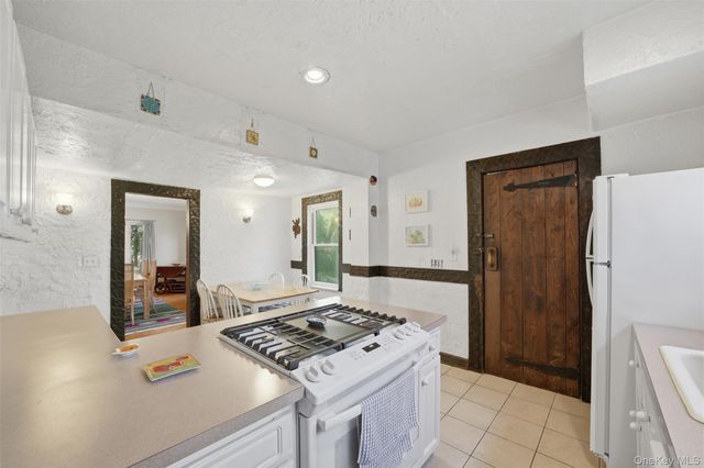 930 Grant Avenue, Pelham, NY 10803