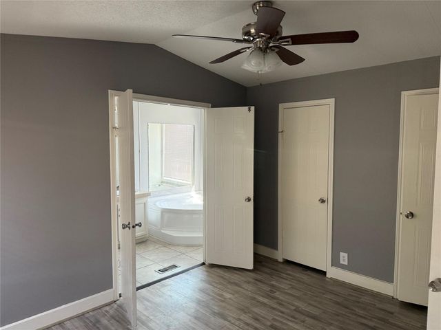 12728 33rd Street 1, Santa Fe, TX 77510