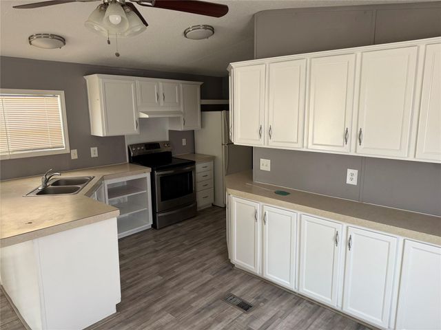 12728 33rd Street 1, Santa Fe, TX 77510