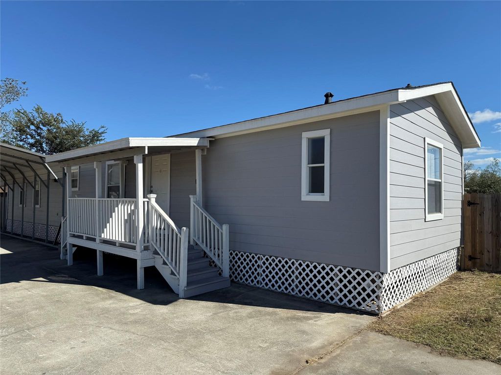 12728 33rd Street 1, Santa Fe, TX 77510