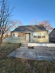 2644 Clio Road, Flint, MI 48504