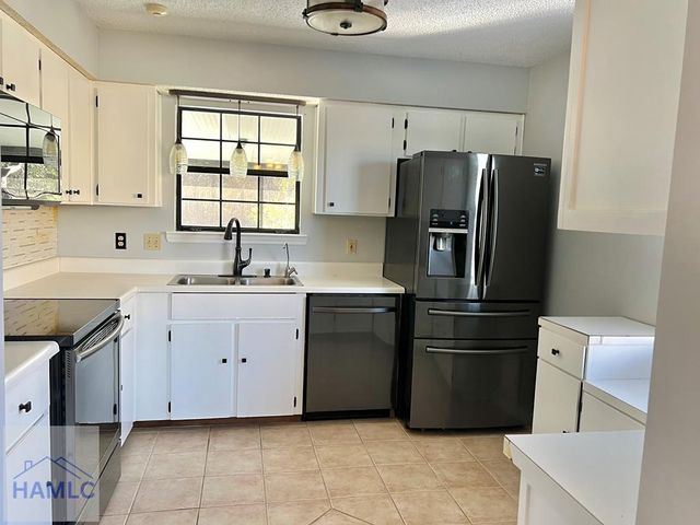 908 Blackwillow Drive, Hinesville, GA 31313