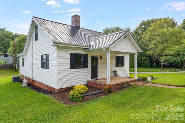 636 N Trade Street, Tryon, NC 28782