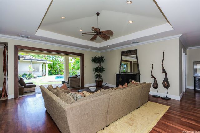 559 Ahina Street, Honolulu, HI 96816