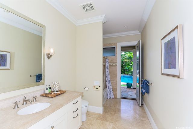 559 Ahina Street, Honolulu, HI 96816