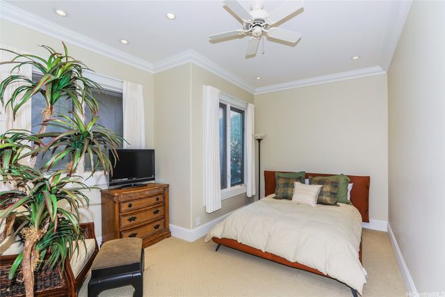 559 Ahina Street, Honolulu, HI 96816