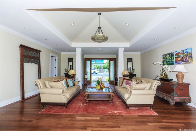 559 Ahina Street, Honolulu, HI 96816