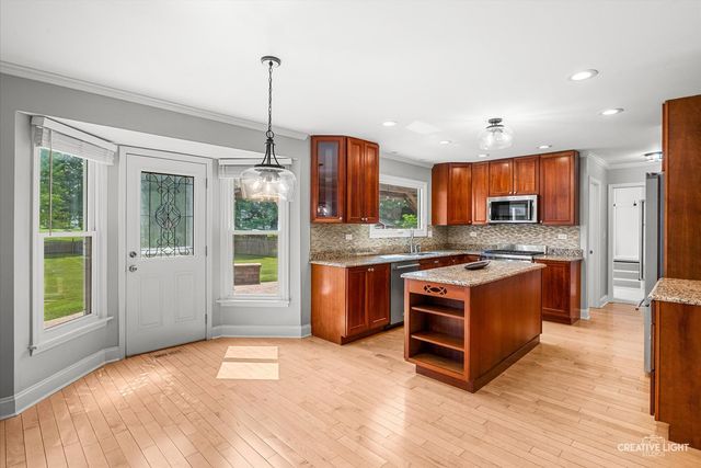 2476 Barkdoll Road, Naperville, IL 60565