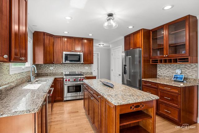 2476 Barkdoll Road, Naperville, IL 60565
