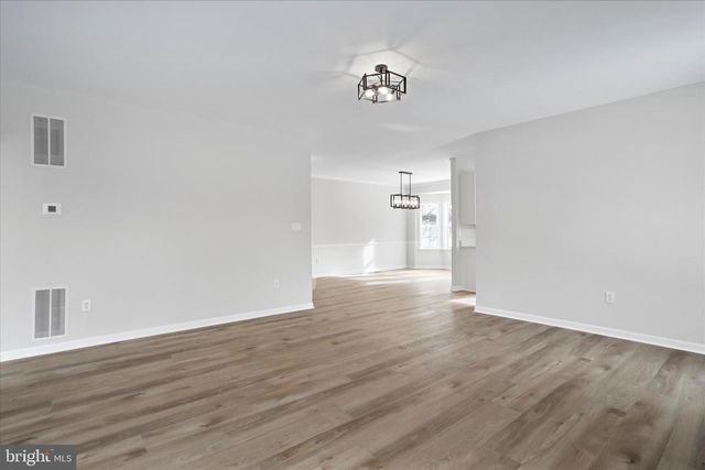 17 HOOK DR, Martinsburg, WV 25405