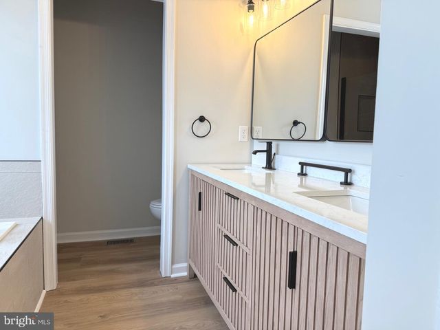 17 HOOK DR, Martinsburg, WV 25405