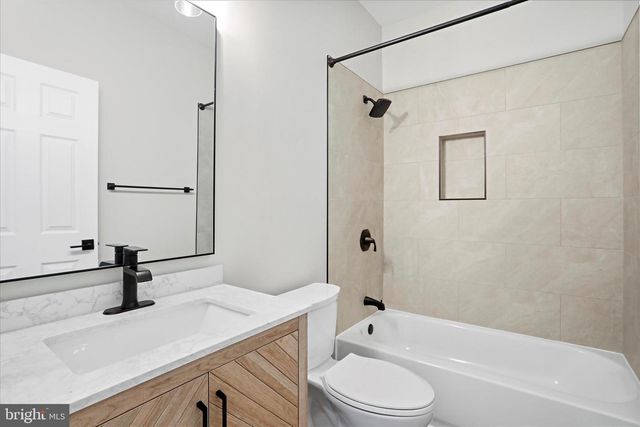 17 HOOK DR, Martinsburg, WV 25405