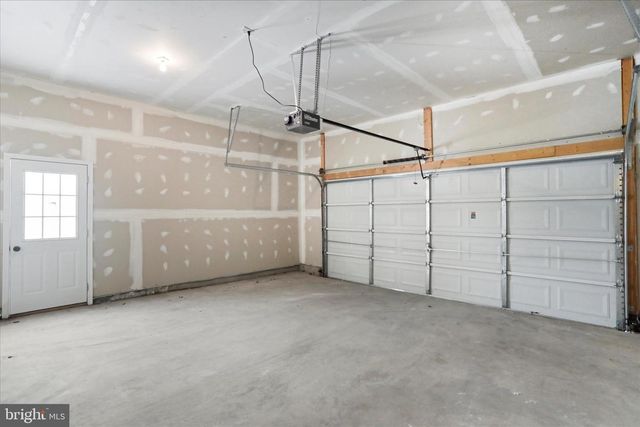 17 HOOK DR, Martinsburg, WV 25405