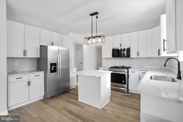 17 HOOK DR, Martinsburg, WV 25405