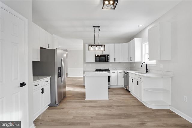 17 HOOK DR, Martinsburg, WV 25405