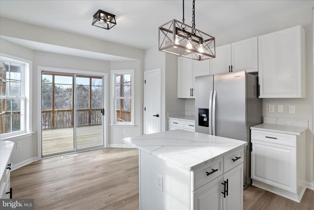 17 HOOK DR, Martinsburg, WV 25405