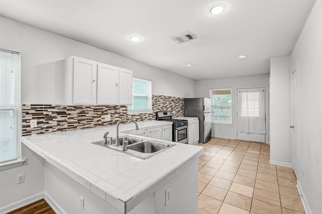 6906 CARVER Ave A, Austin, TX 78752