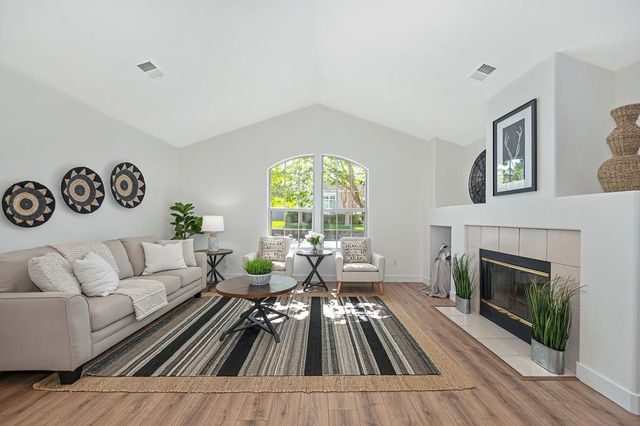 1141 Sandy Creek Dr, Folsom, CA 95630