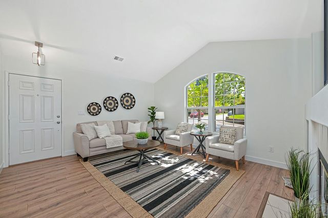 1141 Sandy Creek Dr, Folsom, CA 95630