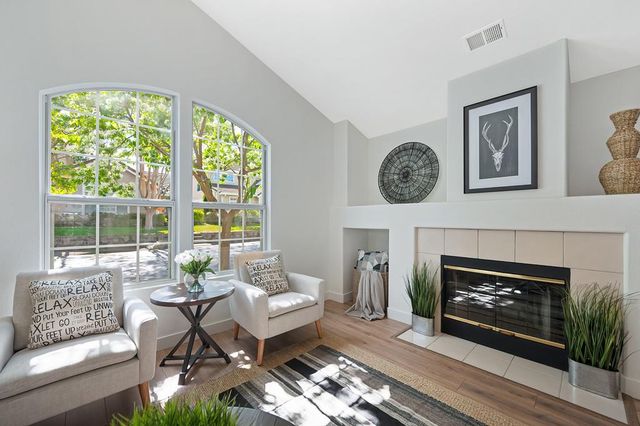 1141 Sandy Creek Dr, Folsom, CA 95630