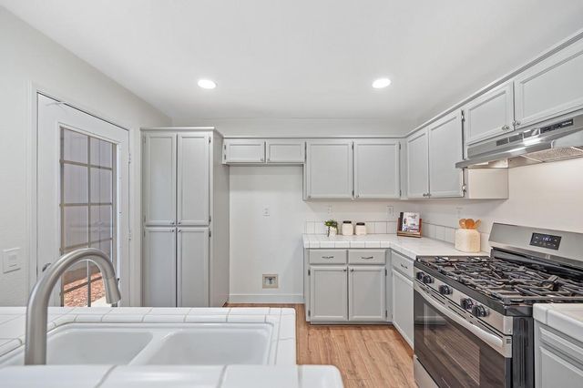 1141 Sandy Creek Dr, Folsom, CA 95630