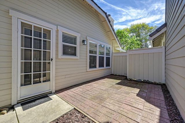 1141 Sandy Creek Dr, Folsom, CA 95630