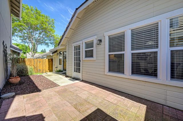 1141 Sandy Creek Dr, Folsom, CA 95630