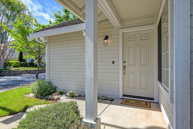 1141 Sandy Creek Dr, Folsom, CA 95630