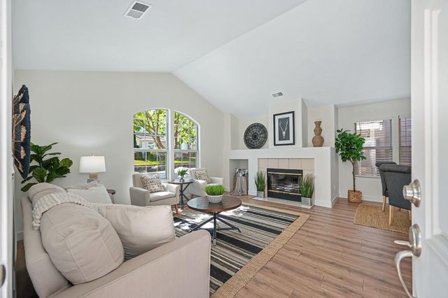 1141 Sandy Creek Dr, Folsom, CA 95630