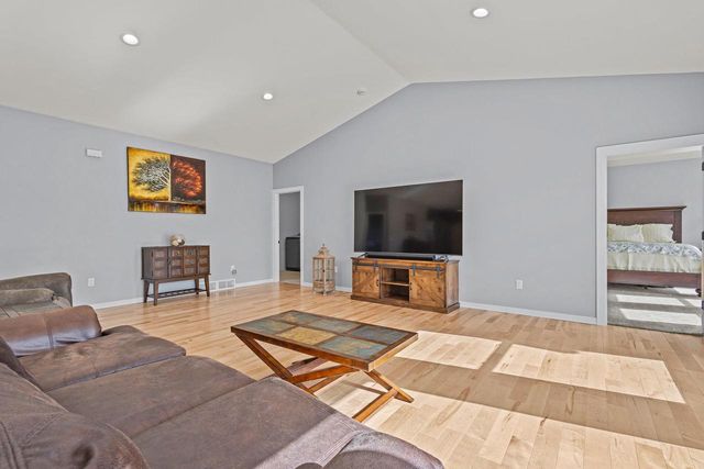 1765 HONOR STREET, Neenah, WI 54956