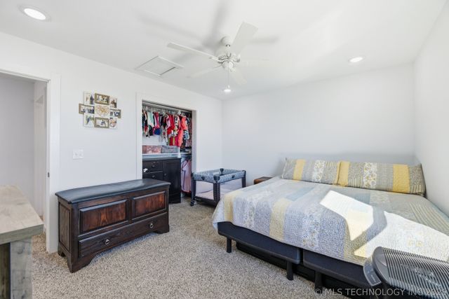 406 Oak Hill Circle, Kiefer, OK 74041