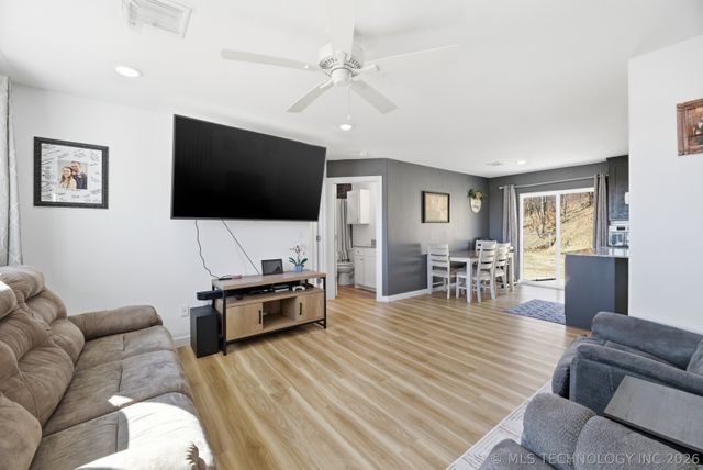 406 Oak Hill Circle, Kiefer, OK 74041