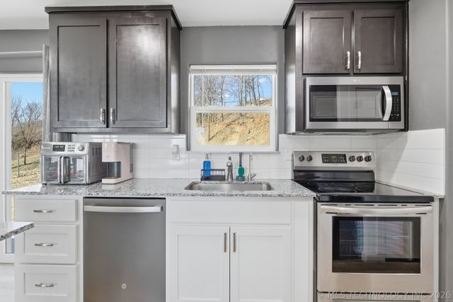 406 Oak Hill Circle, Kiefer, OK 74041