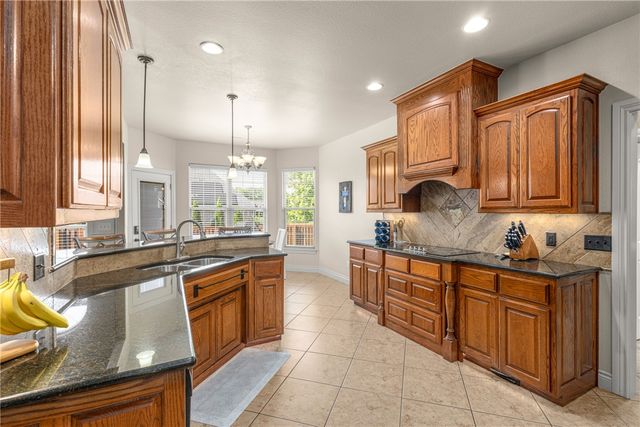 3700 SW Plateau Boulevard, Bentonville, AR 72712