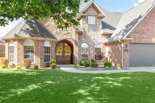 3700 SW Plateau Boulevard, Bentonville, AR 72712