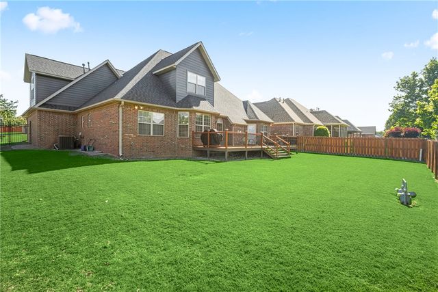 3700 SW Plateau Boulevard, Bentonville, AR 72712