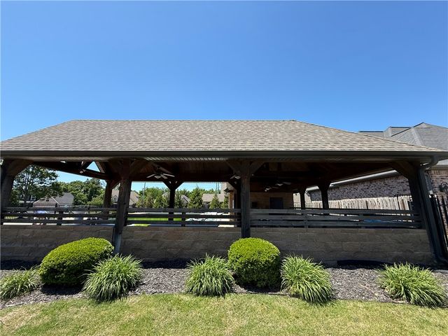 3700 SW Plateau Boulevard, Bentonville, AR 72712