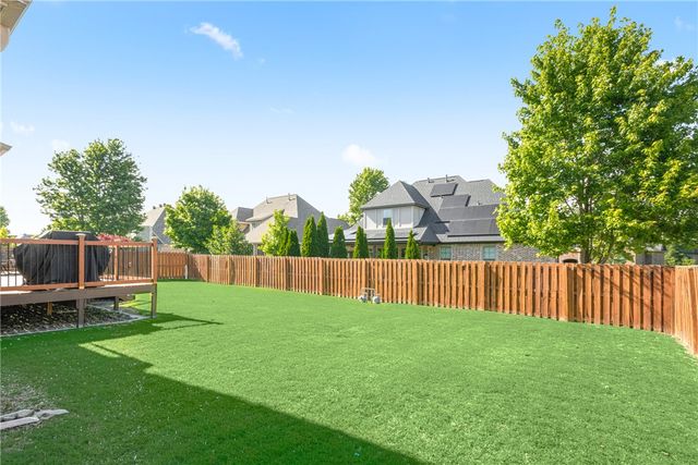 3700 SW Plateau Boulevard, Bentonville, AR 72712