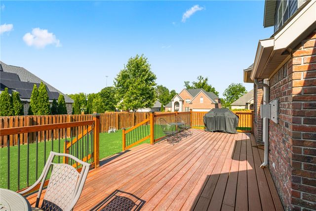 3700 SW Plateau Boulevard, Bentonville, AR 72712
