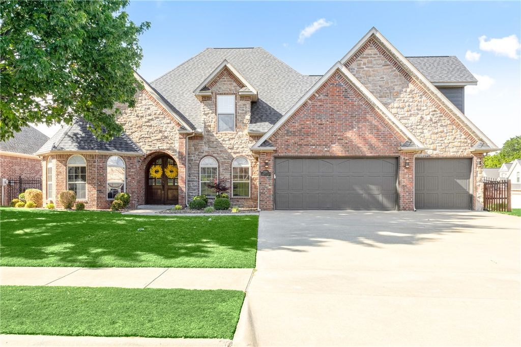 3700 SW Plateau Boulevard, Bentonville, AR 72712