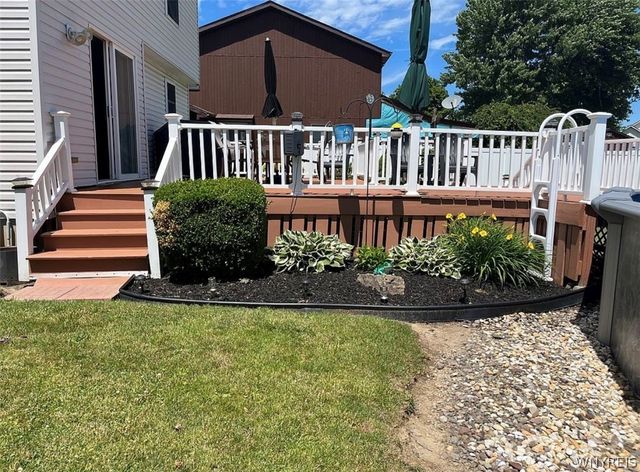 7001 Rebecca Drive, Wheatfield, NY 14304