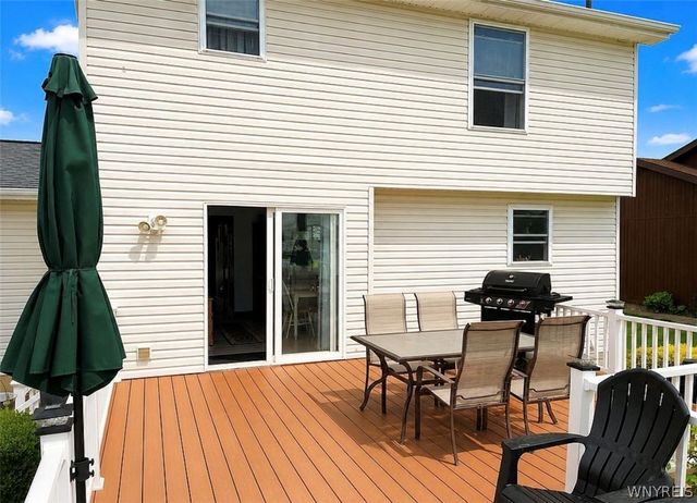 7001 Rebecca Drive, Wheatfield, NY 14304