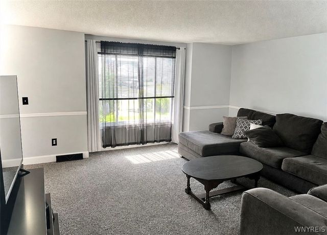 7001 Rebecca Drive, Wheatfield, NY 14304