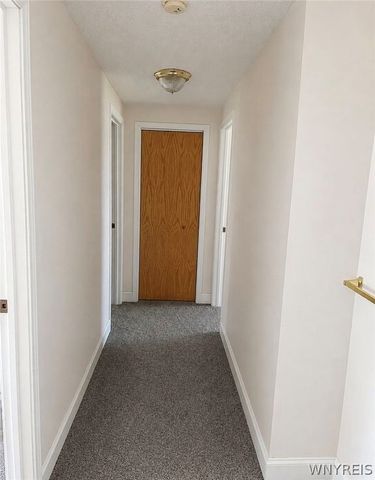 7001 Rebecca Drive, Wheatfield, NY 14304
