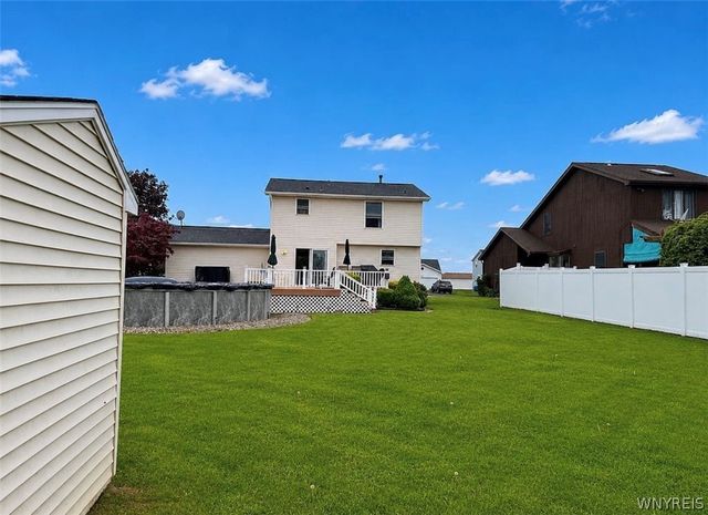 7001 Rebecca Drive, Wheatfield, NY 14304