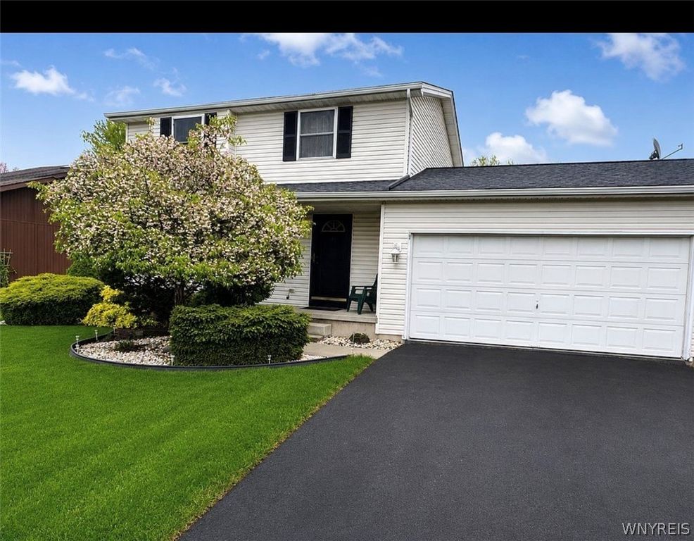 7001 Rebecca Drive, Wheatfield, NY 14304