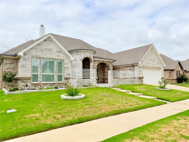 1424 Silent Springs Drive, Fort Worth, TX 76052