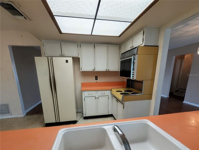 9640 45TH STREET N, Pinellas Park, FL 33782