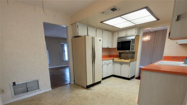 9640 45TH STREET N, Pinellas Park, FL 33782