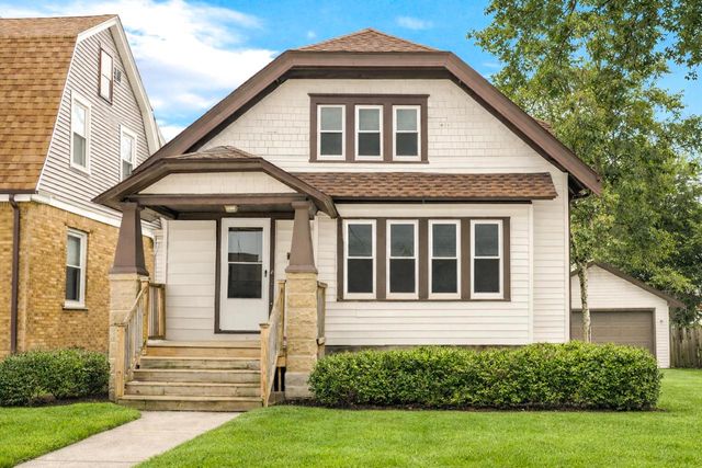 2262 N 71st STREET, Wauwatosa, WI 53213